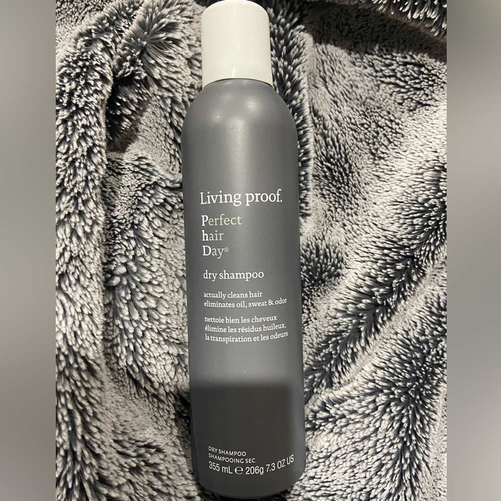 - New jumbo size living proof perfect hair day dry shampoo